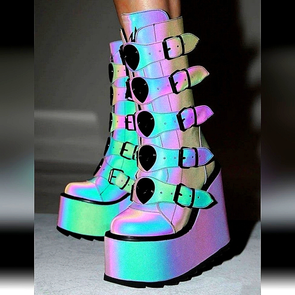 NEW - Y. R. U. Reflective Alien Dune Buckle Boots - Holographic Platform - Sz 9